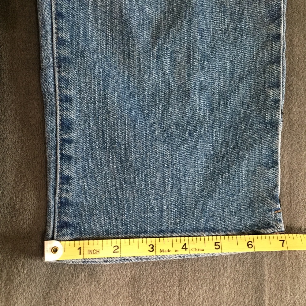 Faded Denim Capris Size 6 Christopher & Banks - Picture 15 of 15